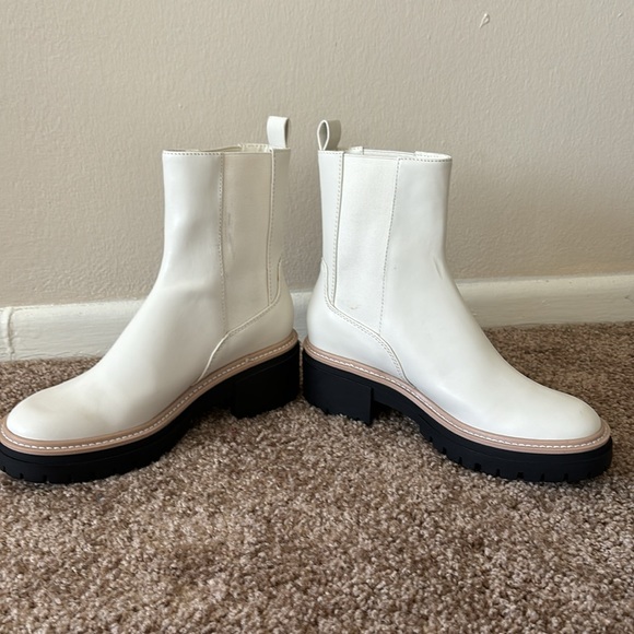 Open Edit Women's White Mya Lug Sole Chelsea Boot - Picture 3 of 6